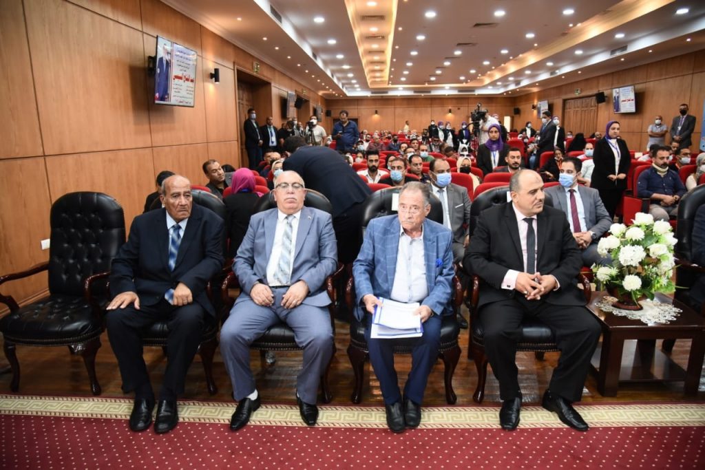 وزير القوى العاملة